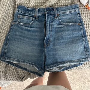 Abercrombie & Fitch Ultra high rise mom short